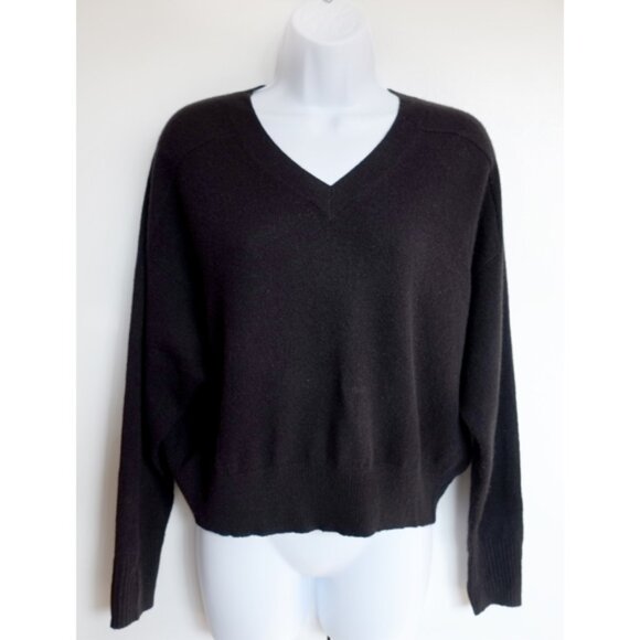 Autumn Cashmere boxy cut black cashmere V-neck sweater - Picture 1 of 6